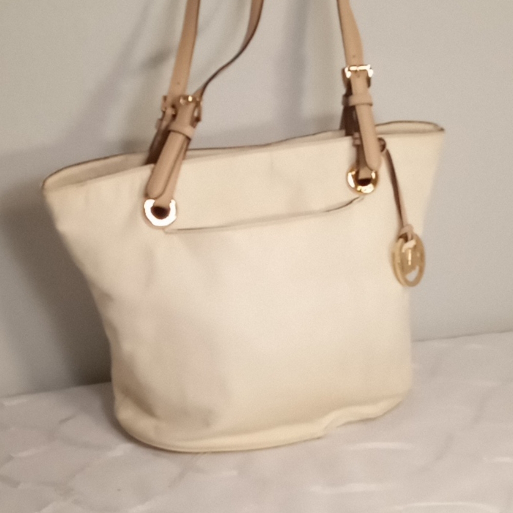 Michael Kors purse 👜